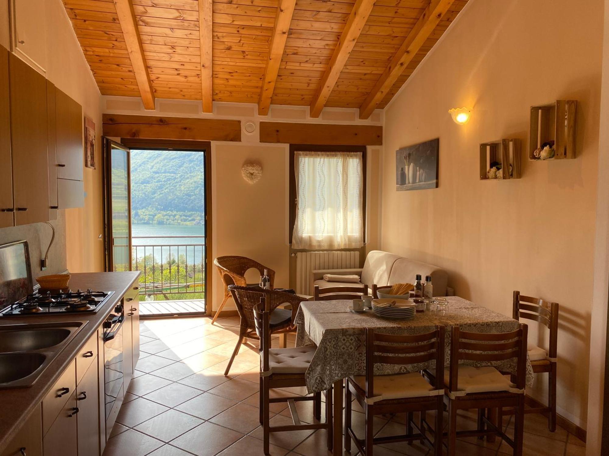 Casa Carla, Bis 4 Personen, Garten, Balkon Mit Blick Auf Den See Und Die Berge Crone Exterior photo