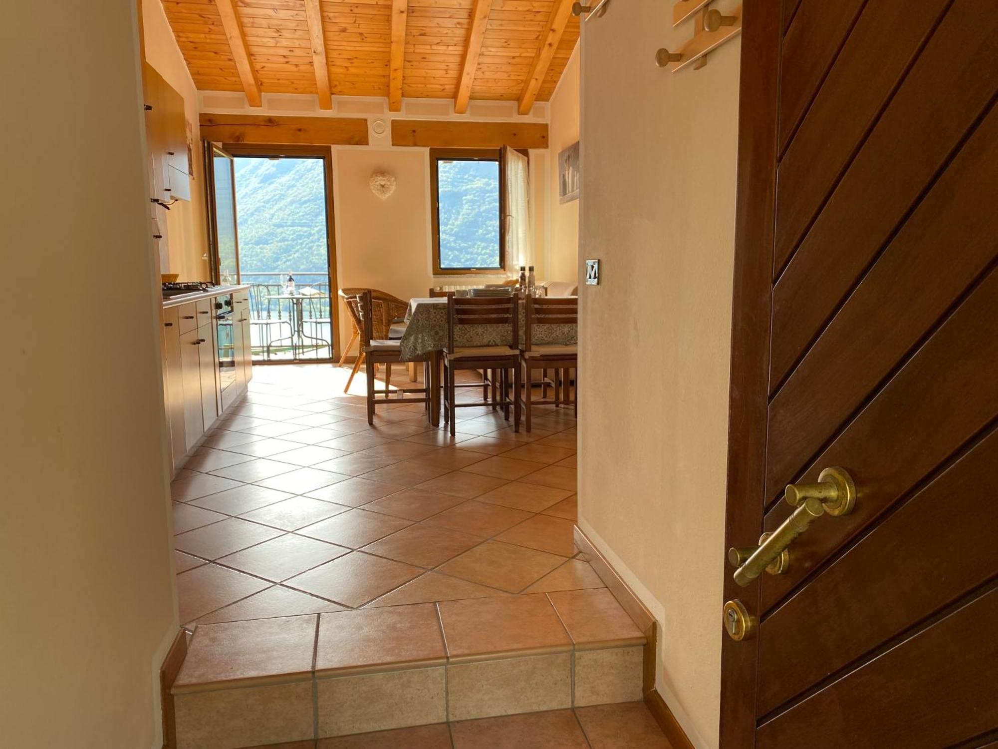 Casa Carla, Bis 4 Personen, Garten, Balkon Mit Blick Auf Den See Und Die Berge Crone Exterior photo